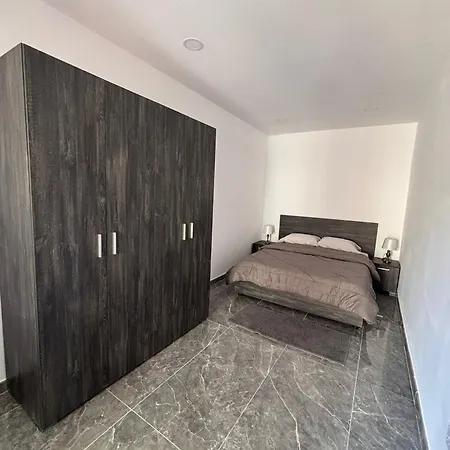 Modern Seaside Escape Sliema-steps From The * 斯利马